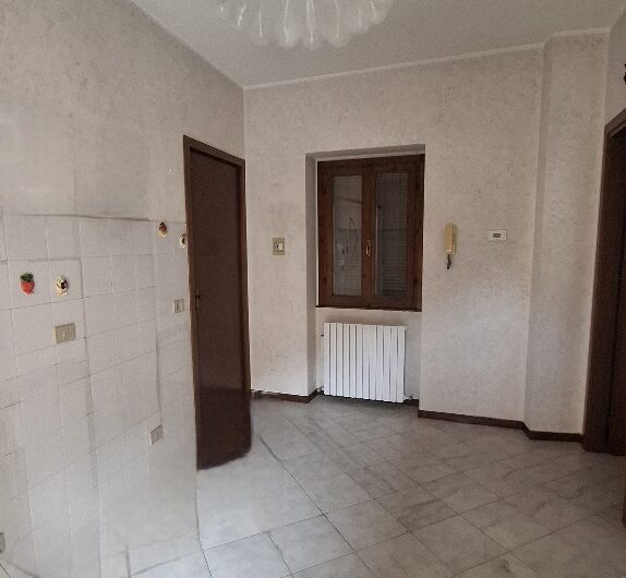San Martino in Strada, centro paese, 3 locali + servizi