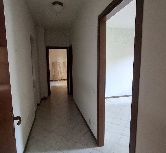 San Martino in Strada, centro paese, 3 locali + servizi