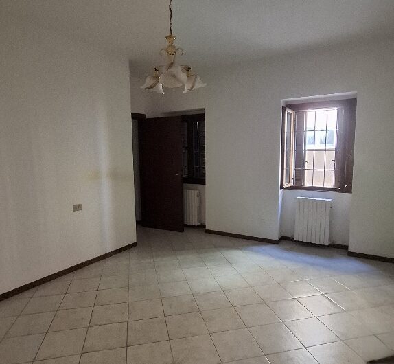San Martino in Strada, centro paese, 3 locali + servizi