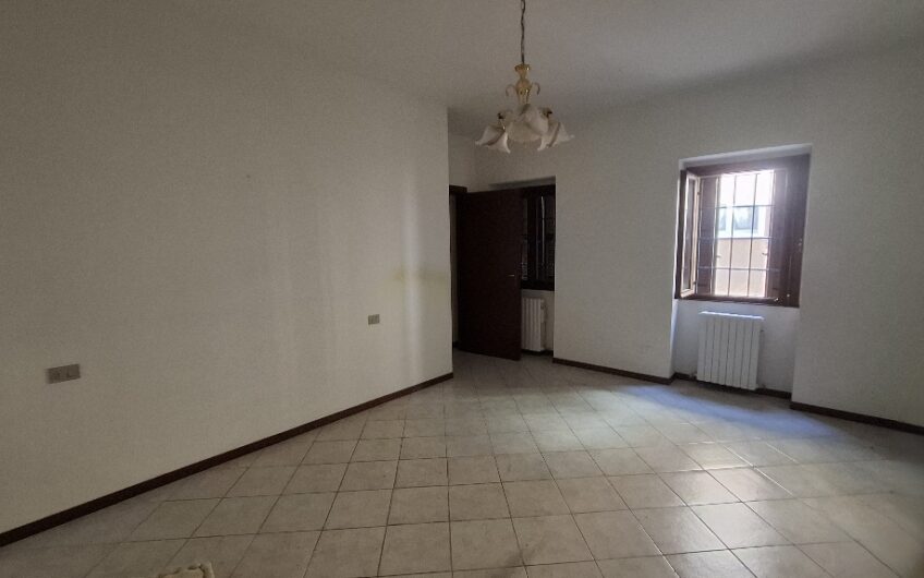 San Martino in Strada, centro paese, 3 locali + servizi