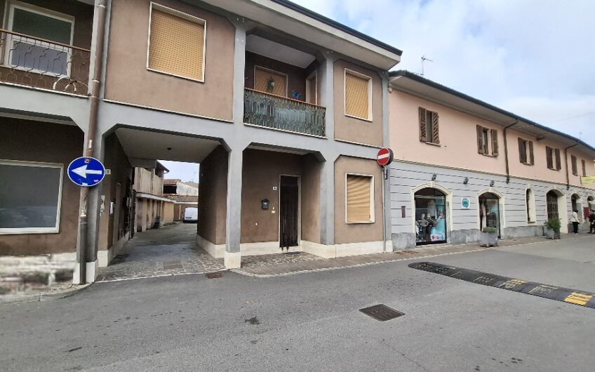 San Martino in Strada, centro paese, 3 locali con box