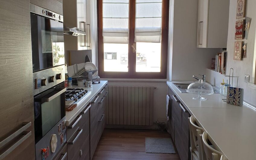 Lodi, Zona Fanfani, ampio 2 locali con cantina