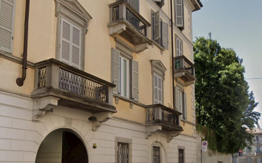 Lodi, Zona Giardini,a due passi dal centro, 2 loc. + cantina